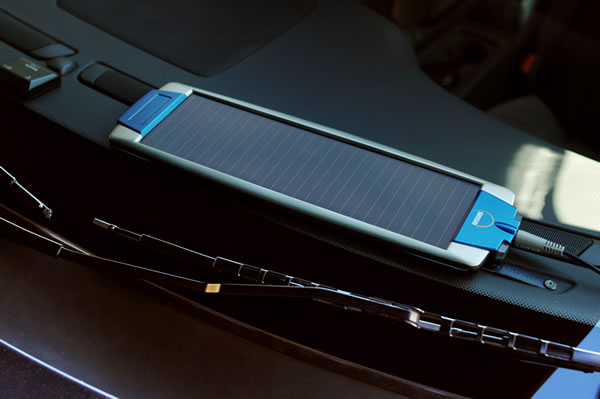 太陽電池 ソーラー 式カーバッテリー 充電器 チャージャー リスト バッテリー上がりの防止 補充電に最適